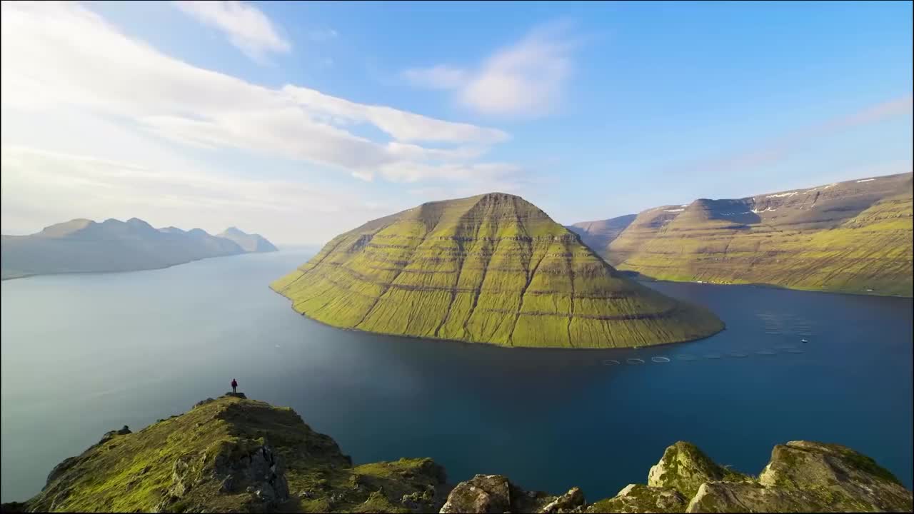 圆滑的高山 湖水 #1174