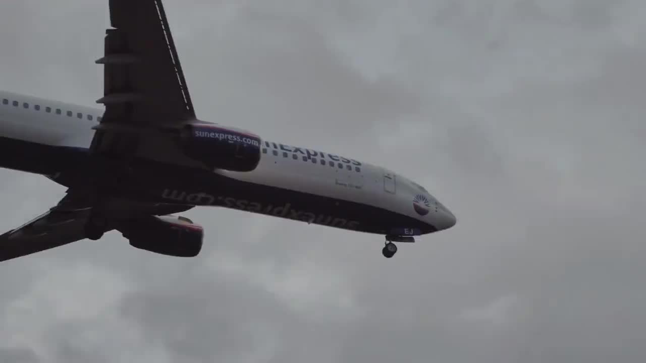 飞机降落 合集 #5473