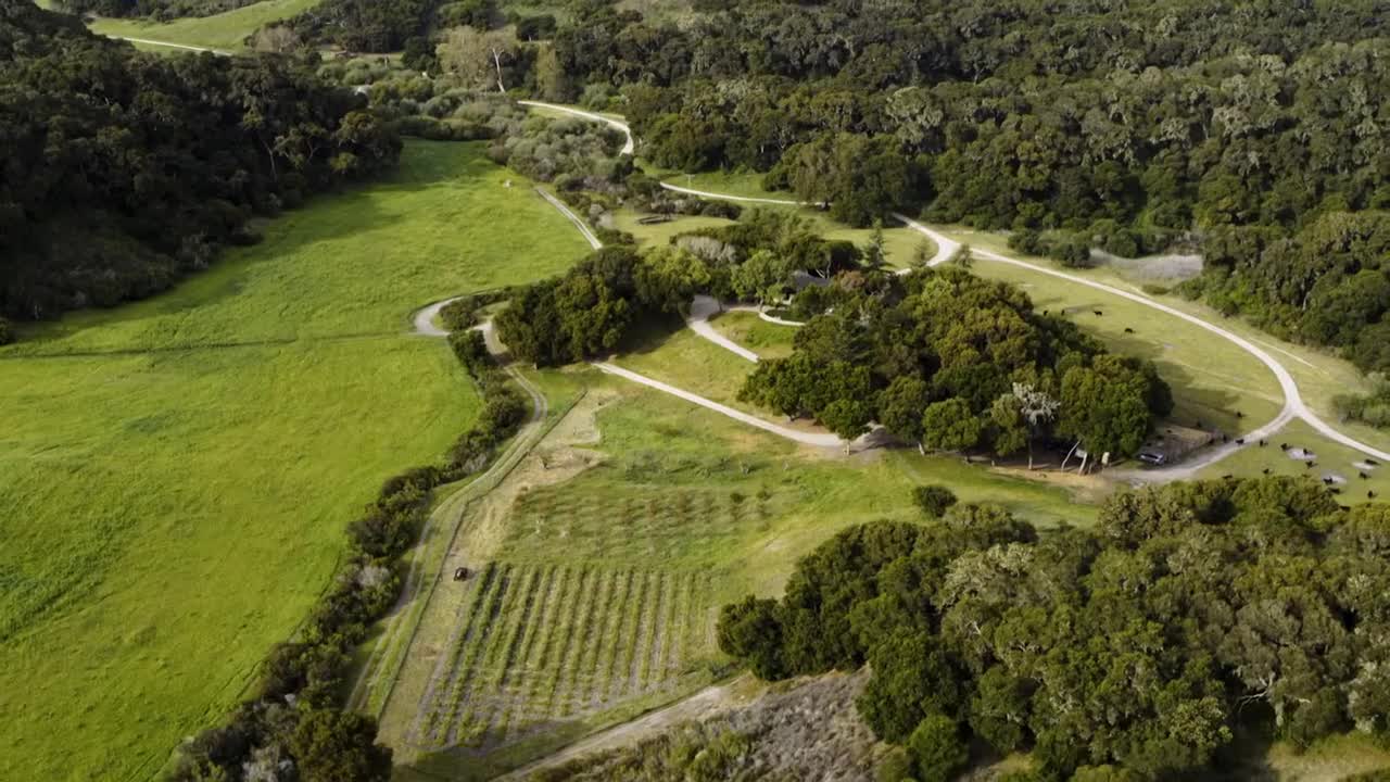 Ranch.To.Table.S01E06.1080p.WEBRip.x264.UMMU.NET