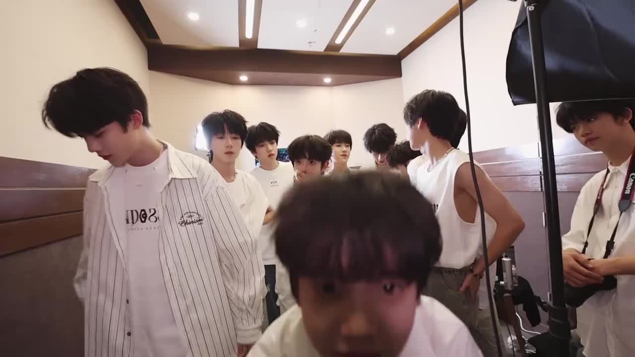 【TF家族练习生】《星期五练习生》64：彩蛋篇「智恩涵生日」