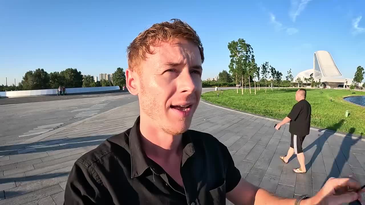 《英国博主：第一次去东北 夏天的东北怎么是这样的？》