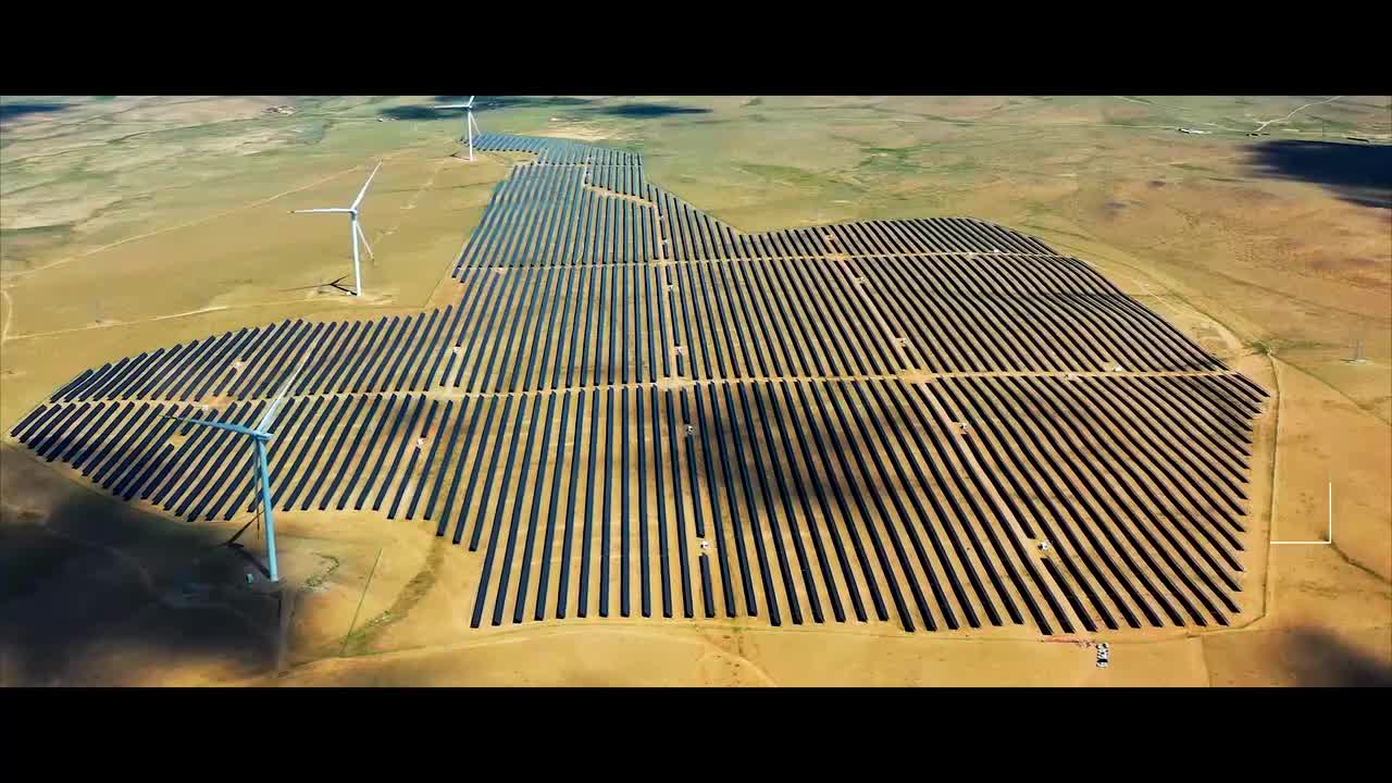 《追风逐日！探秘大草原与戈壁滩上的风光热电超级工程》