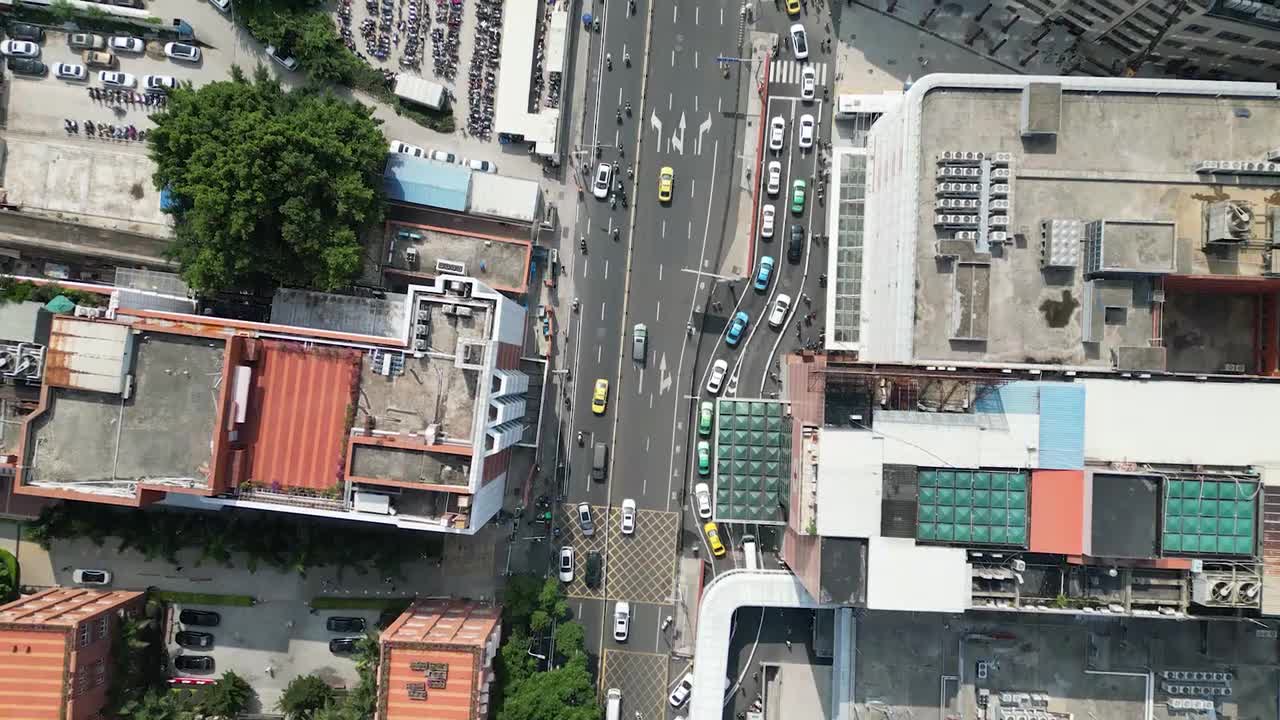 《微笑》系列作品——在中国当医生4小时要看100个病人？