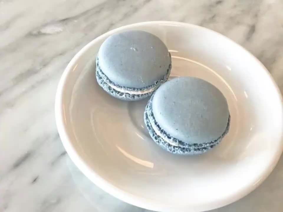 blue macaroons ^.^ eating asmr