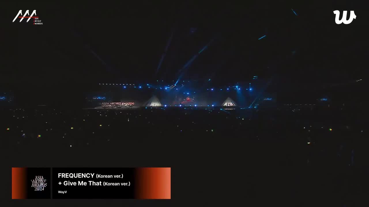 Frequency+Give Me That 舞台