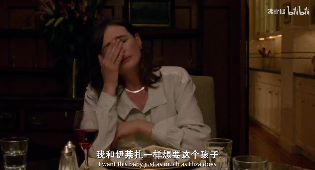 21-3【灰色T恤】在餐桌上的几个正面镜头