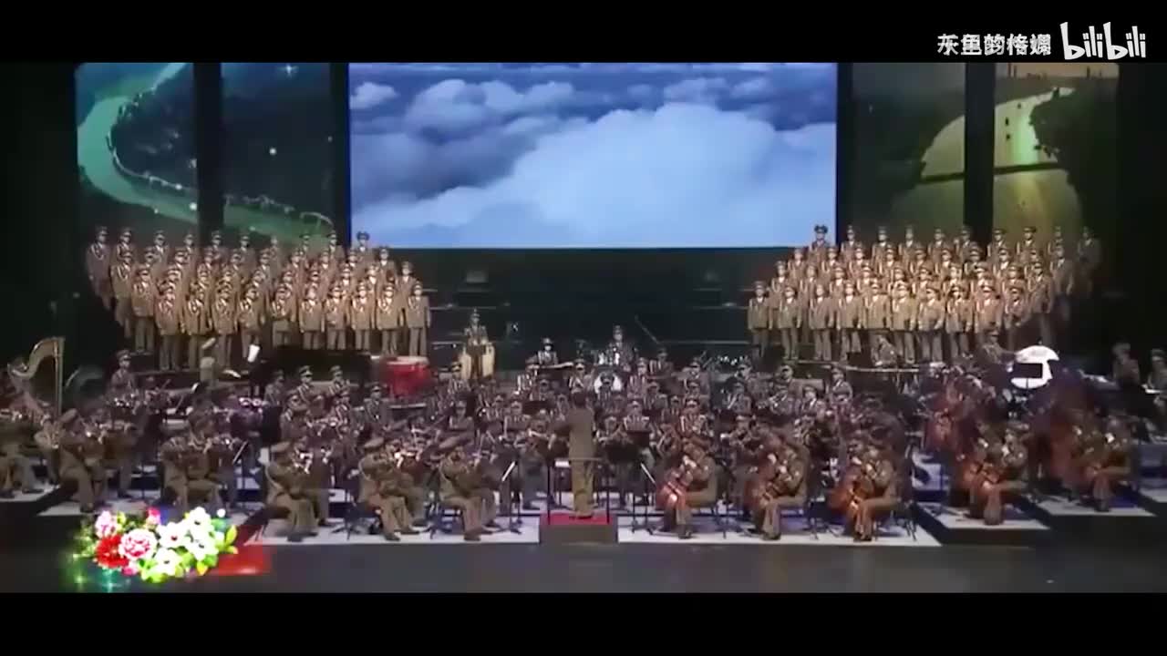 朝鲜合唱团中朝双语演唱《长江之歌》，歌声优美，情意绵绵-1080P