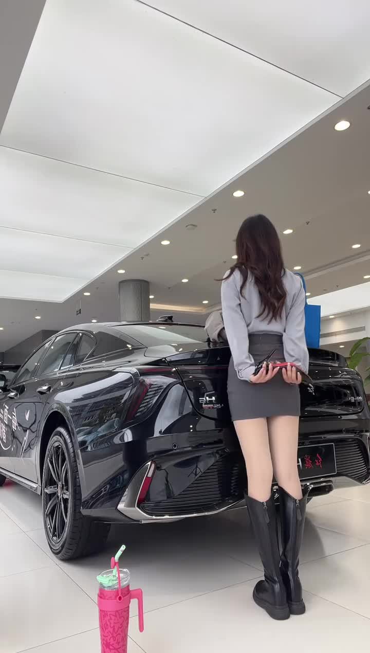 上海东创红旗体验中心[2025-03-12 14-09-03]-cut-merged-1741768645538