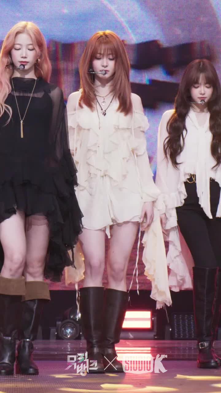 许允真 HUH YUNJIN - HOT 竖版直拍