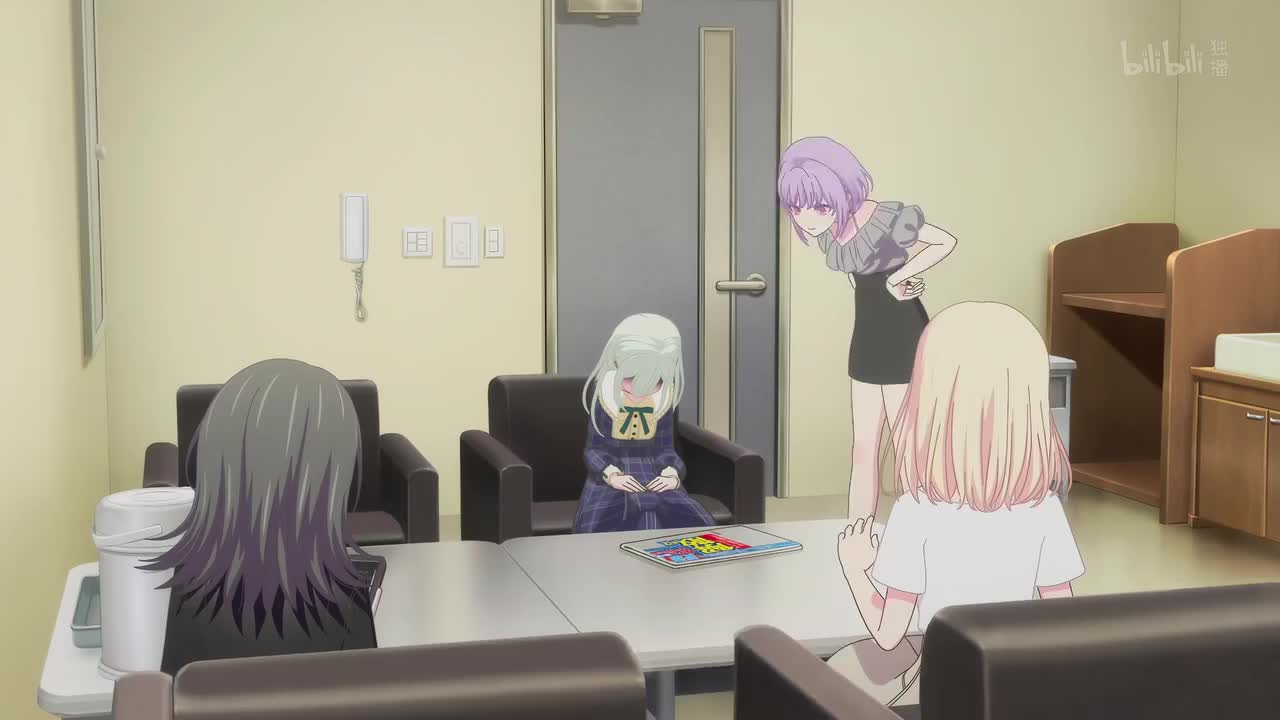 ep2 6 休息室观察型金毛