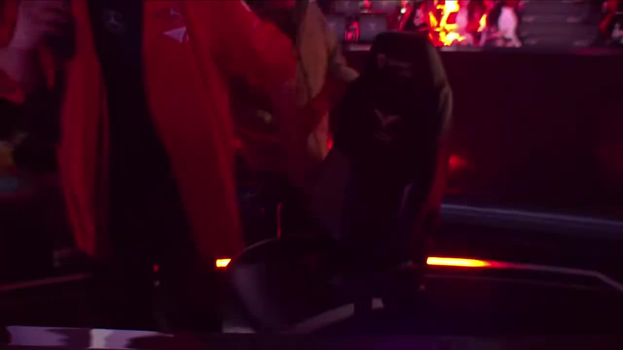 BFX vs T1 第三局-Gumayusi登场