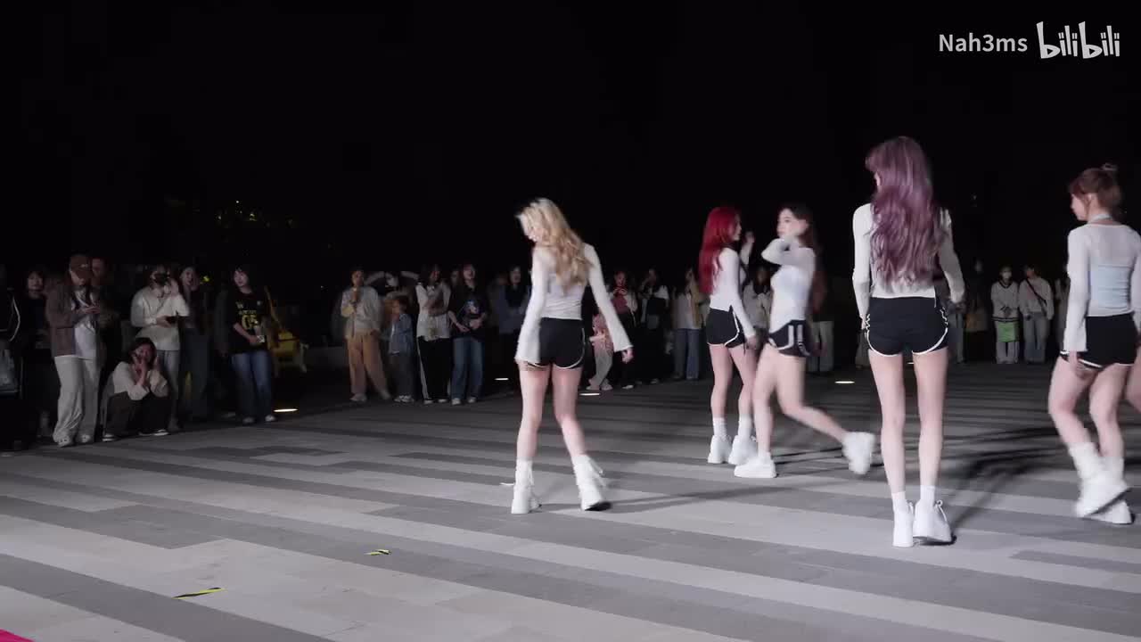 《Wiggle Wiggle》路演全体 250425 南传ING广场