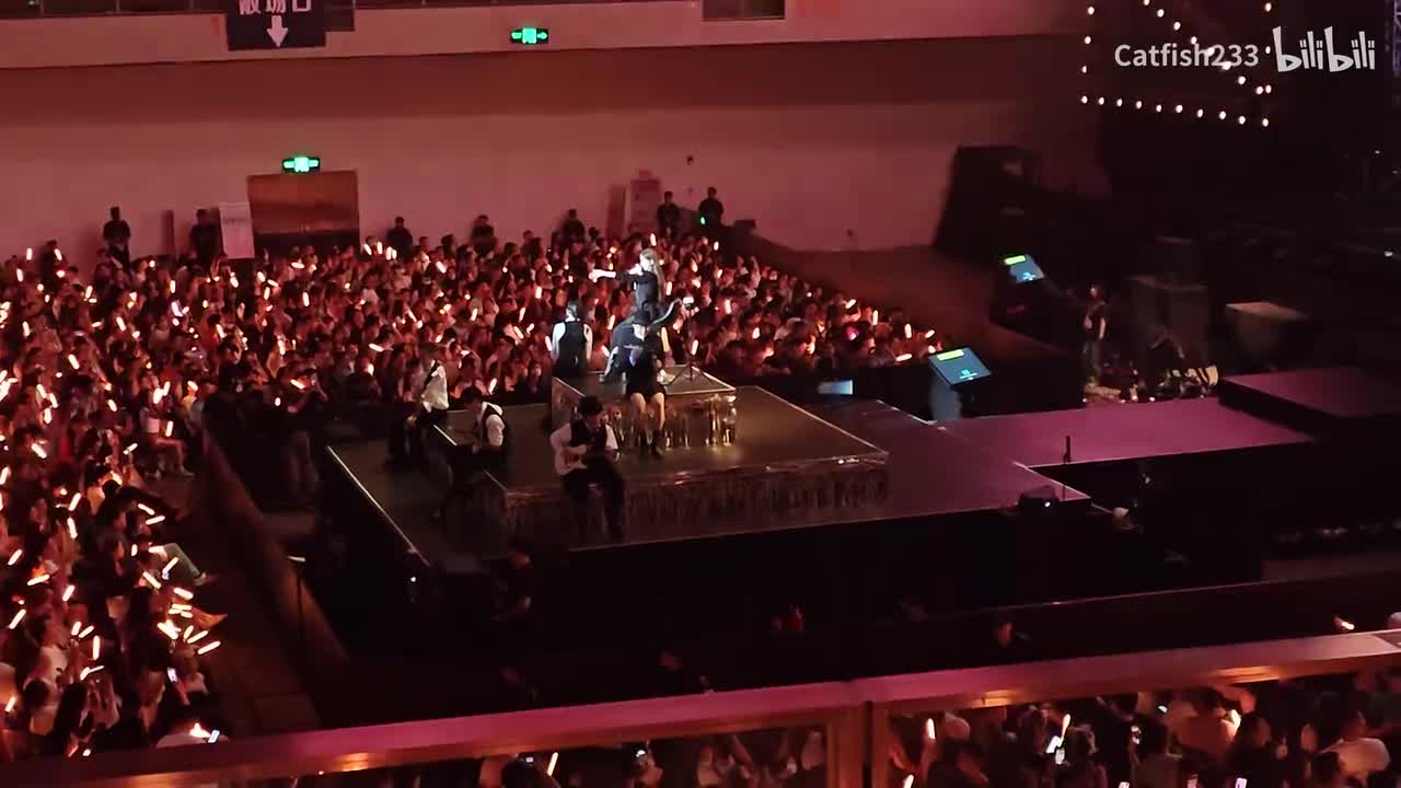 在青春迷失的咖啡馆