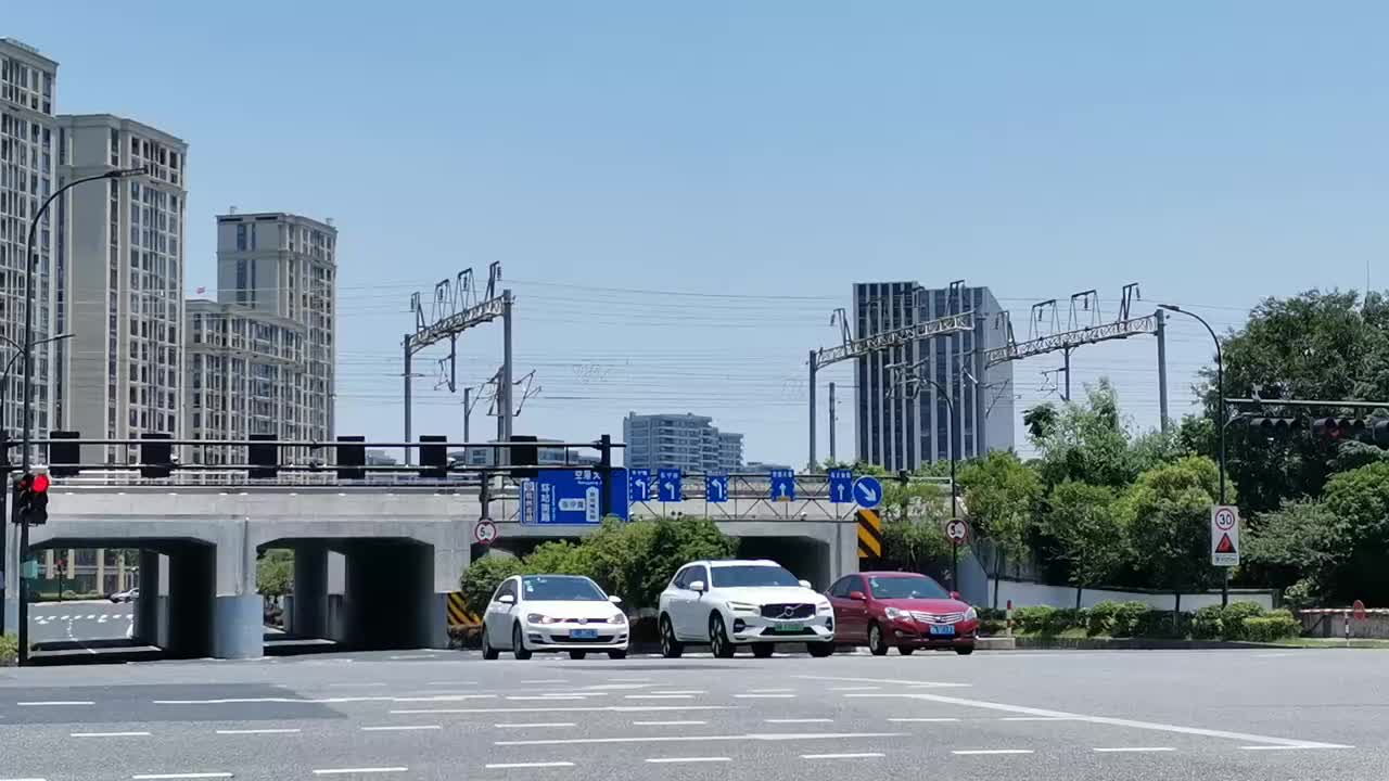 202507051210 德信·御临云峰门口十字路口
