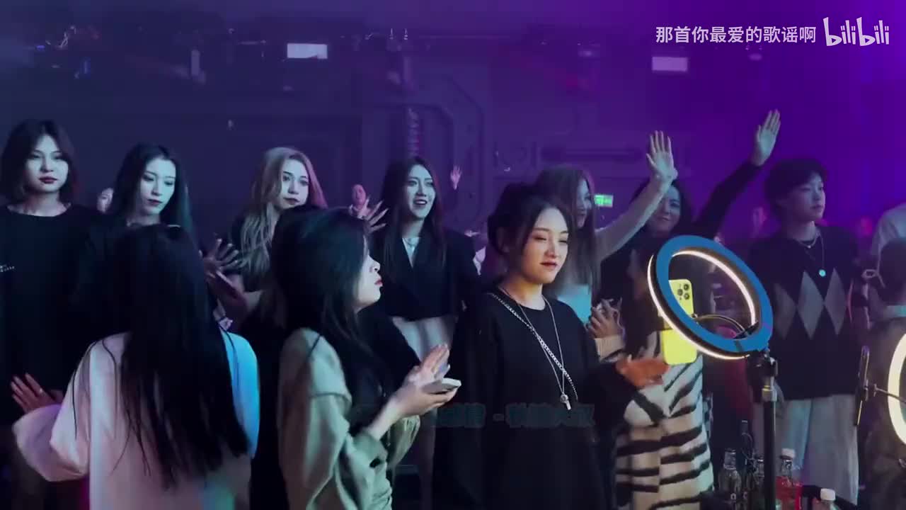 049. 喝的不是酒是感情 (DJ何鹏版) - 秋裤大叔