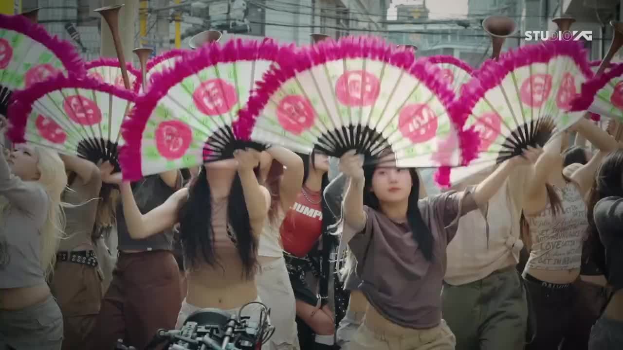 MV拍摄幕后花絮 (三语字幕)