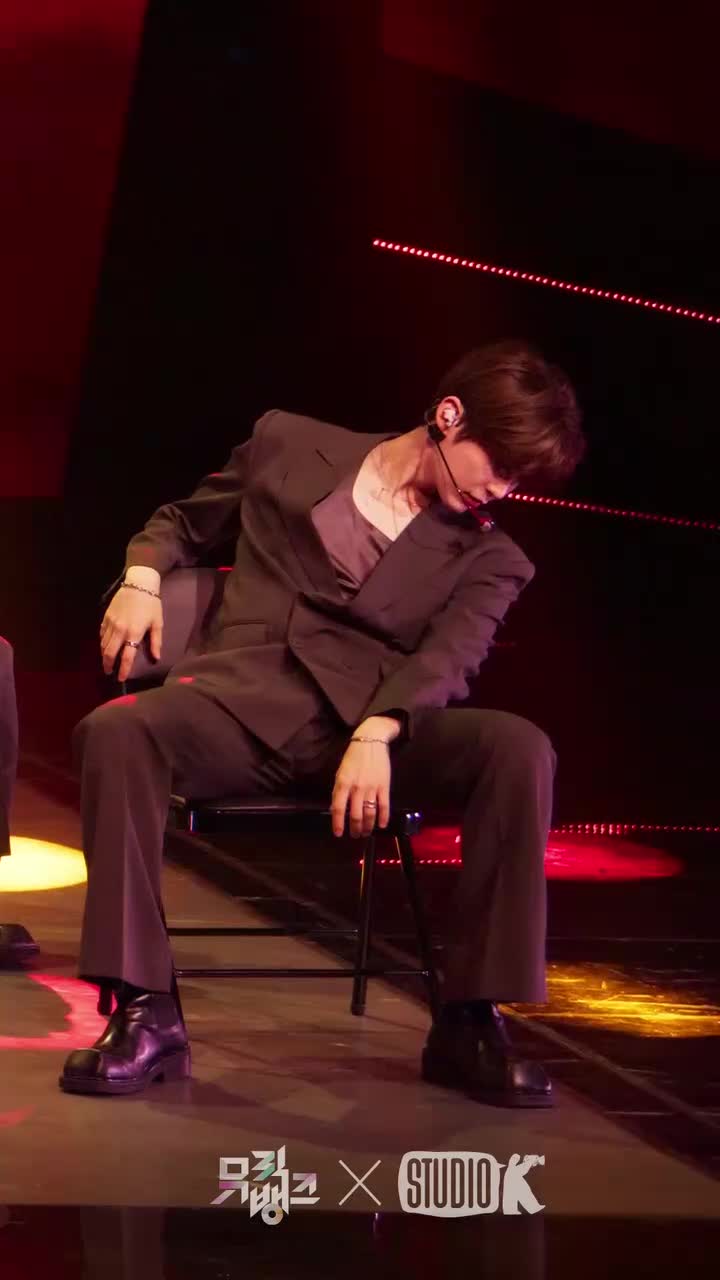 成韩彬‹竖拍›