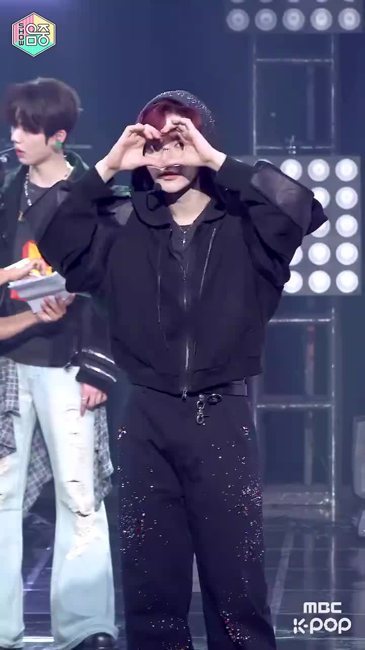 250906 ICONIK 音中