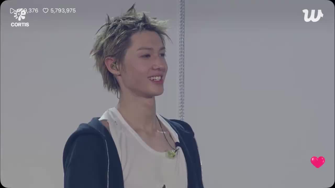 马丁真的是大主唱吧 初中二年级翻唱火星哥的versace on the floor