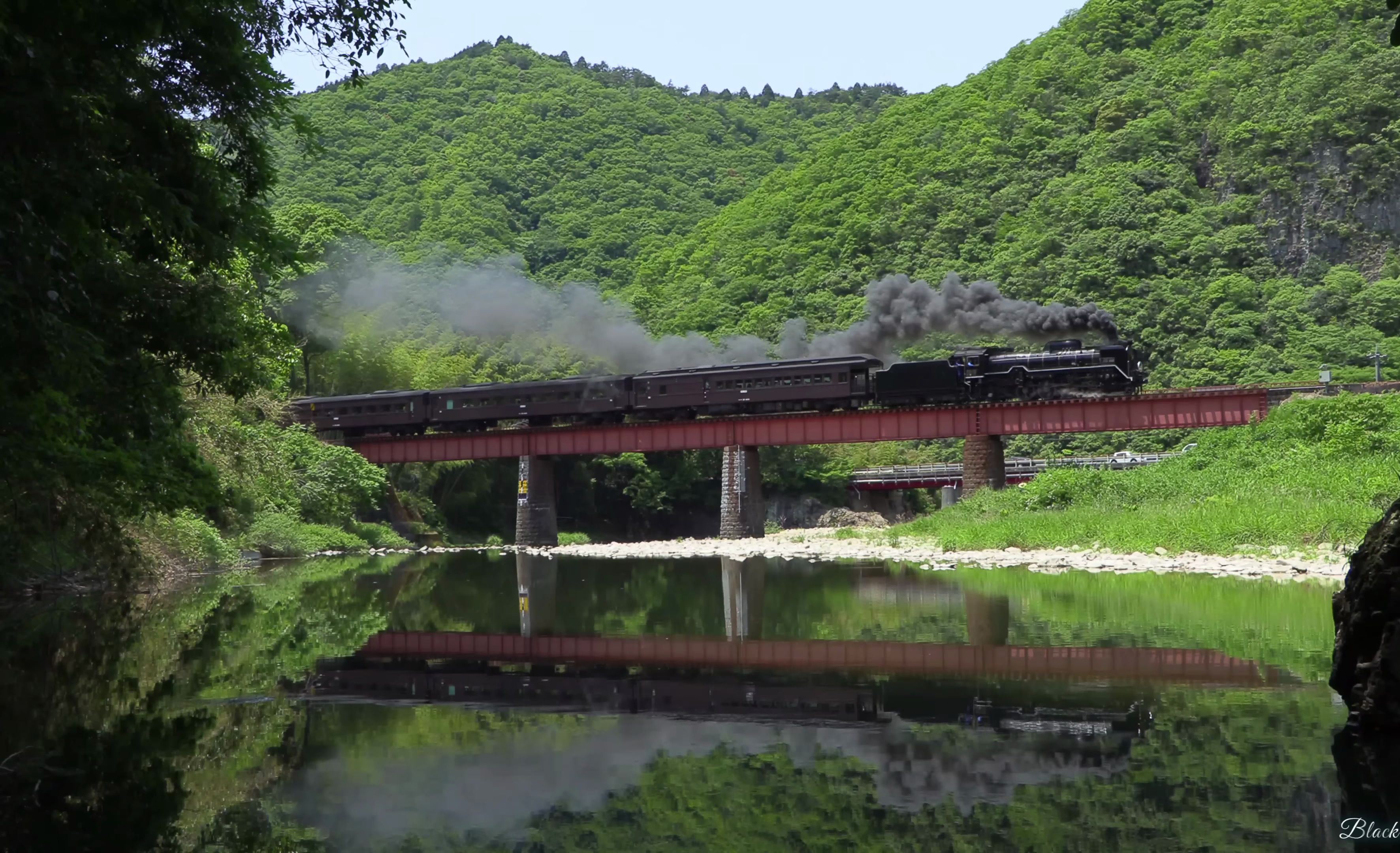 sl山口号d51-200蒸汽机车沿着阳光明媚的山口线疾驰!