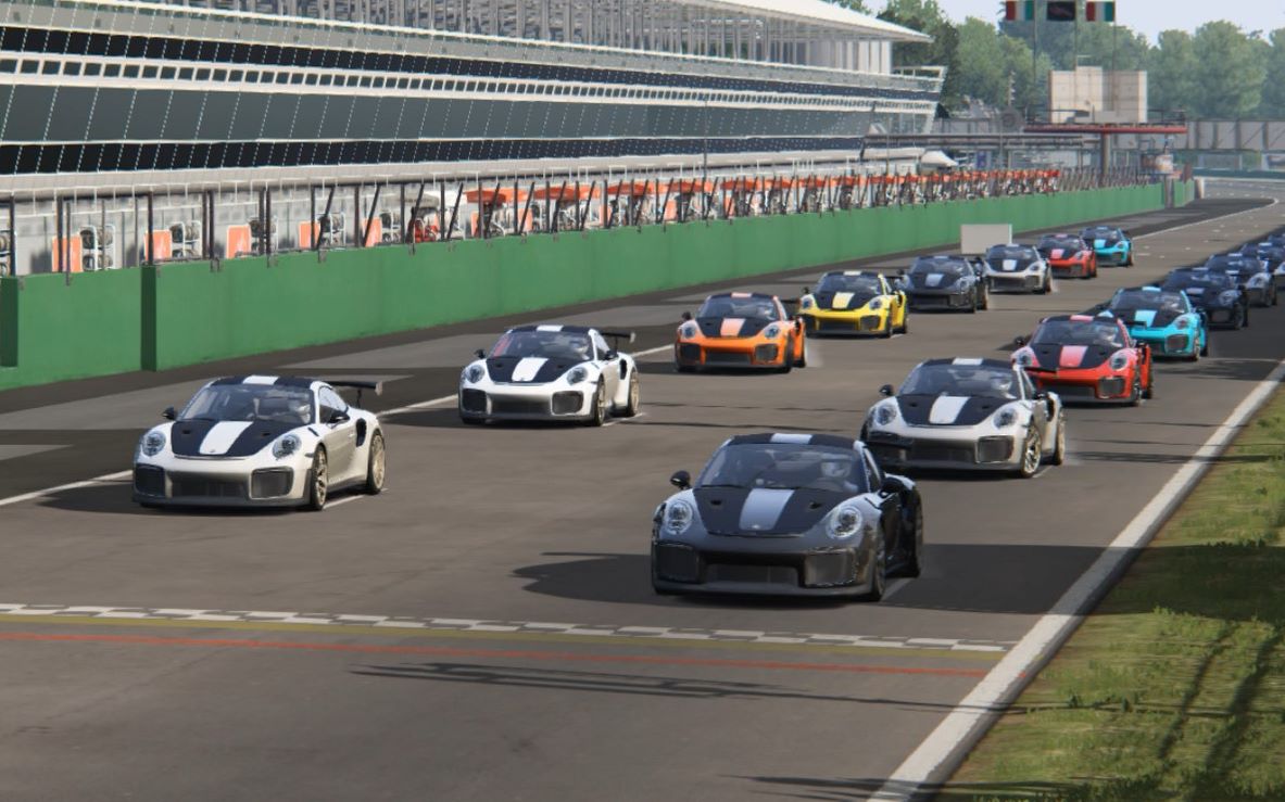 法拉利f1赛车 vs 一堆保时捷911 gt2 rs 简森巴顿制作
