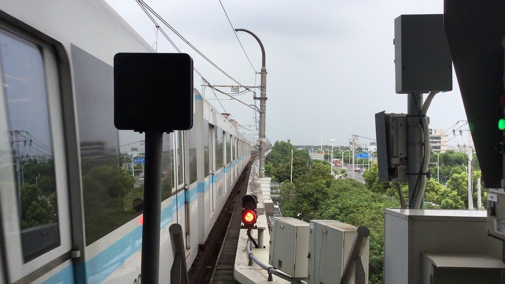 上海地铁九号线0946号车坂田出站