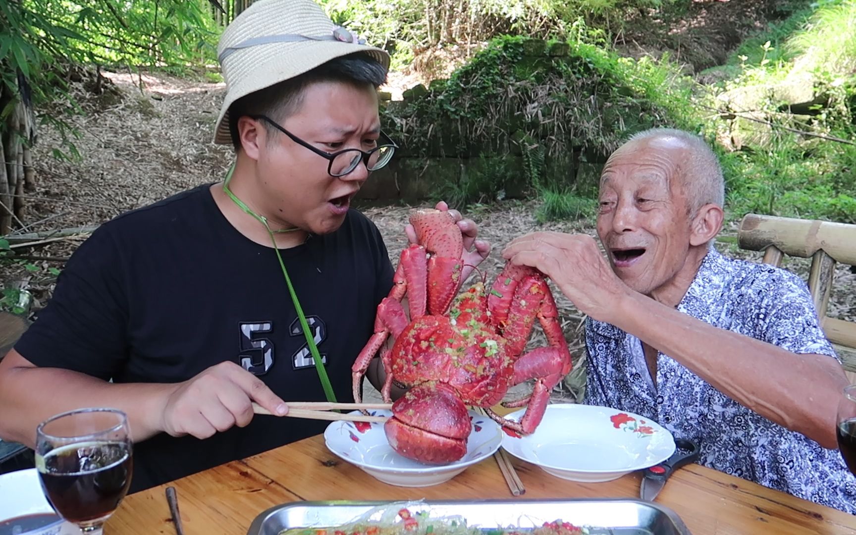 2999买一只5斤椰子蟹,长相奇特,味道鲜美,还是第一次见这种蟹哔哩哔哩bilibili