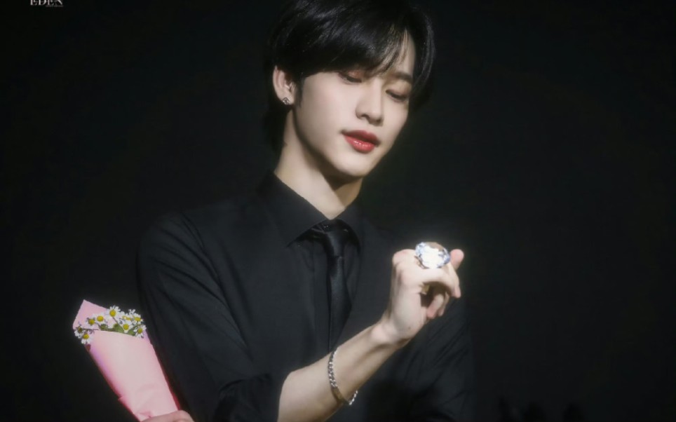 【郑煜缜】all-black 220305 suit dance签售会饭拍 onlyoneof nine