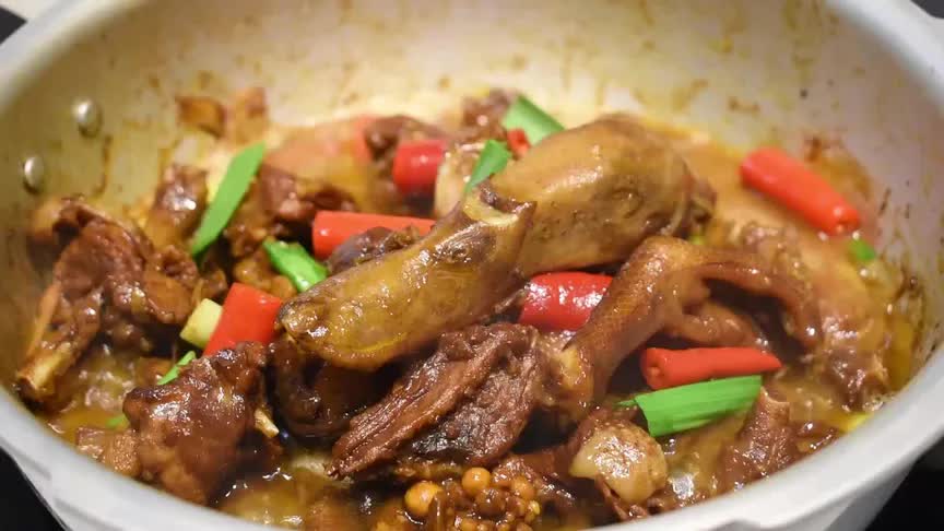 湘菜大师教大家做一道畅销十年的招牌口味鸭,真好下酒