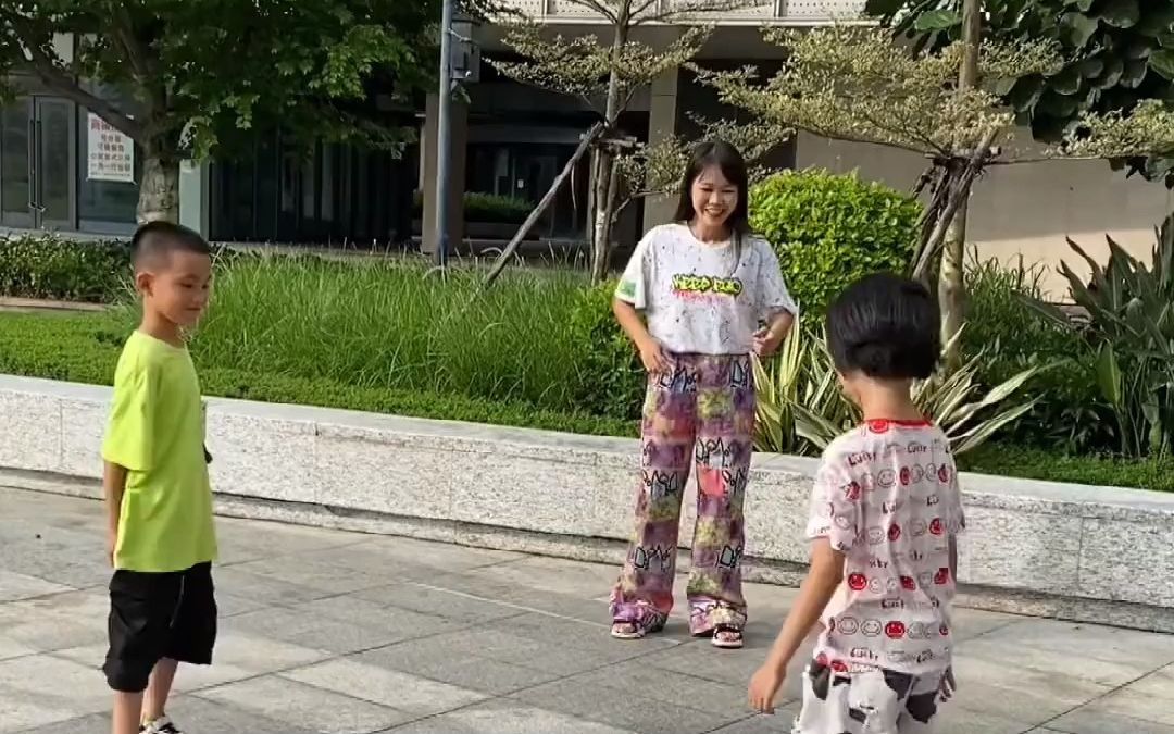 [图]尊老爱幼是我们中华民族传统美德。