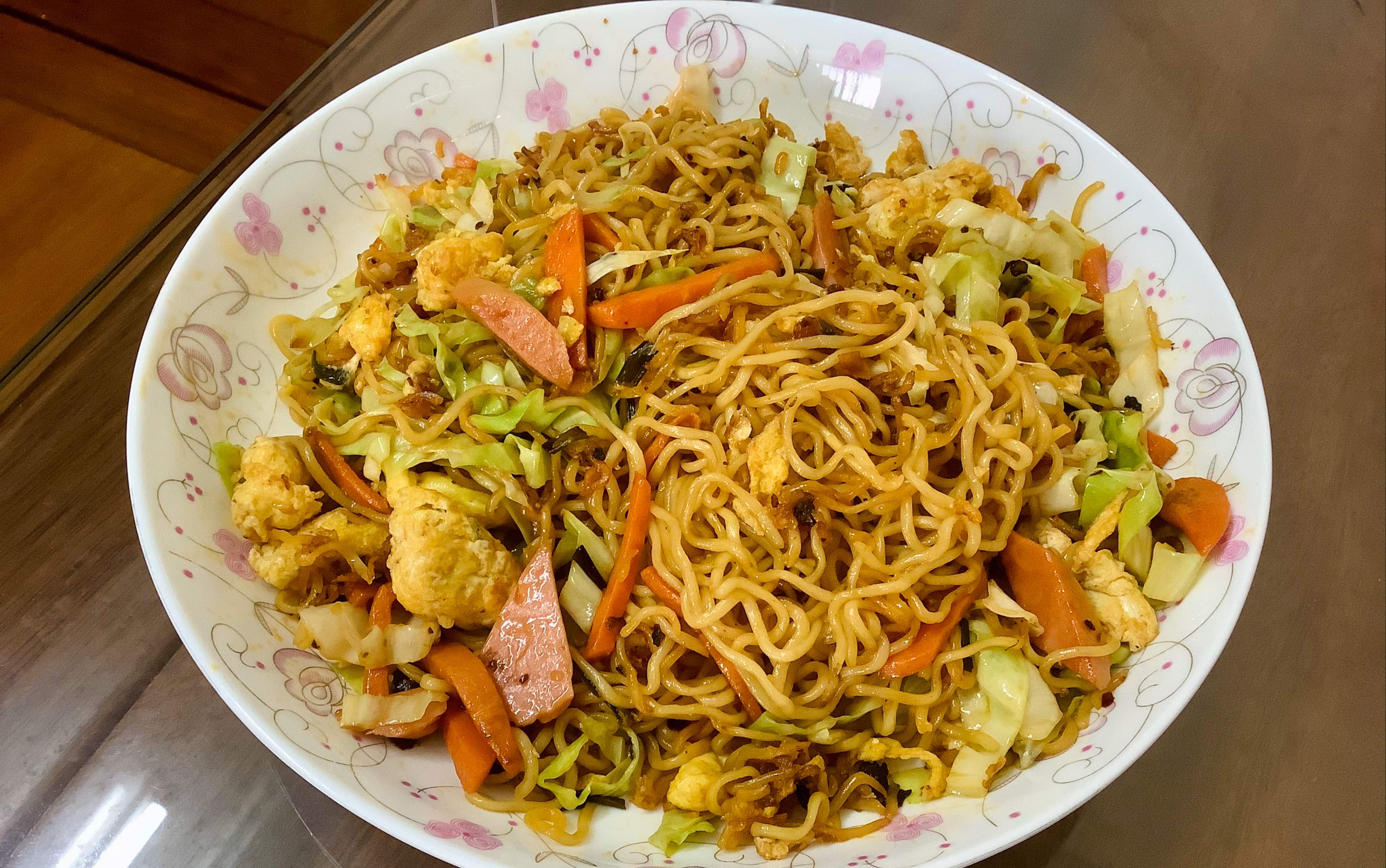 阴天的下厨体验,来吧请你吃炒面