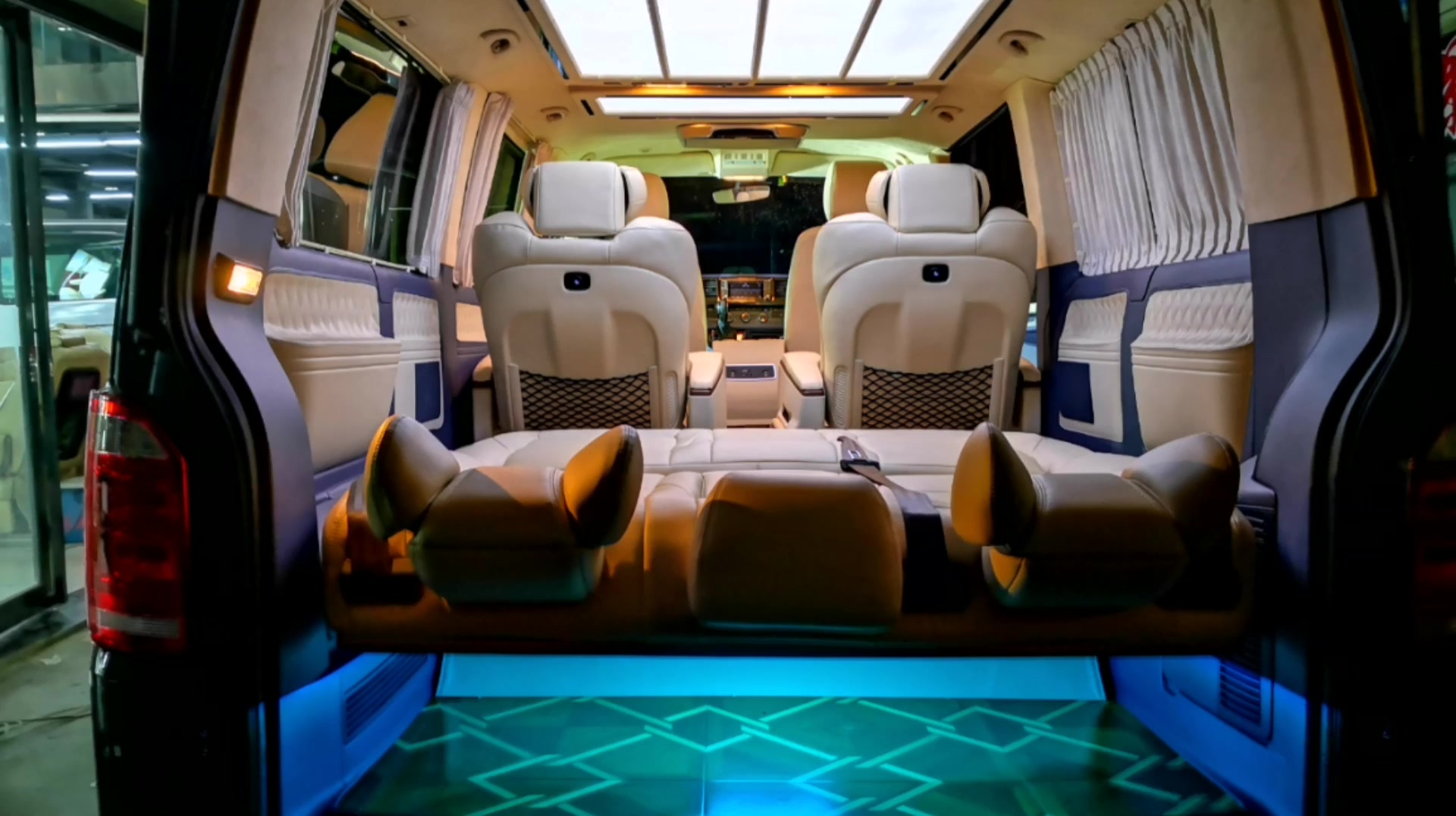 西安改个车|10万改装大众t6凯路威内饰,案例升级效果展示!