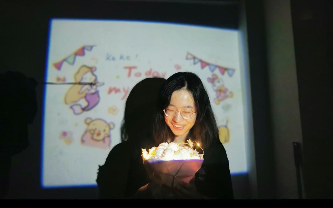 艳艳生日快乐! 封寝也能把生日过出仪式感