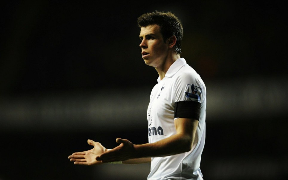 【搬运】加雷斯贝尔在热刺高光破门时刻不科学速度 逆天远射!