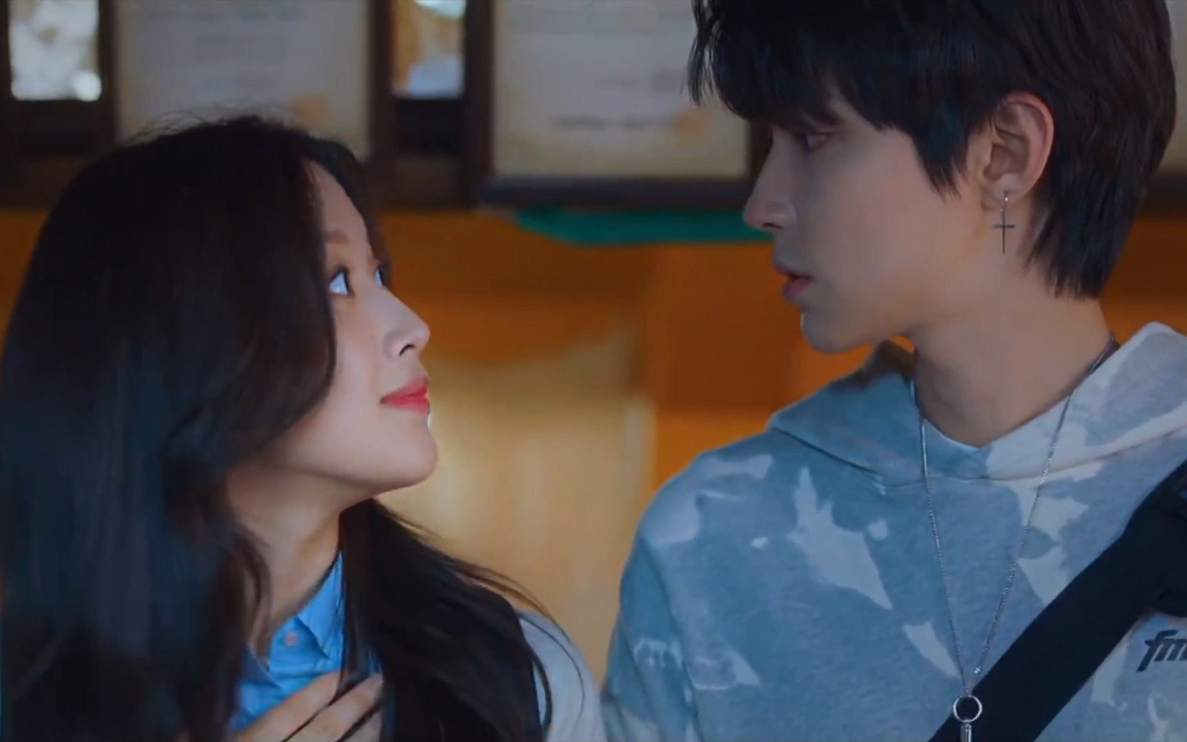 去看车银优,却被校霸黄寅烨圈了粉,能看出他已经29岁了吗?