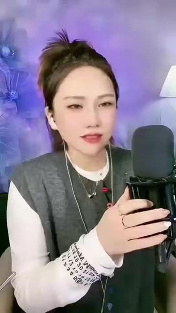 天上的云波,水里的霞.@覃诚芳《幺妹住在十三寨》