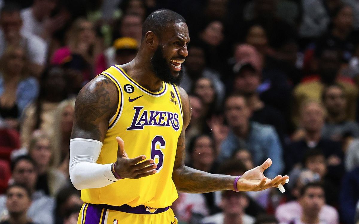 可能伤停数周!詹姆斯沮丧发文,湖人的季后赛希望又悬了?