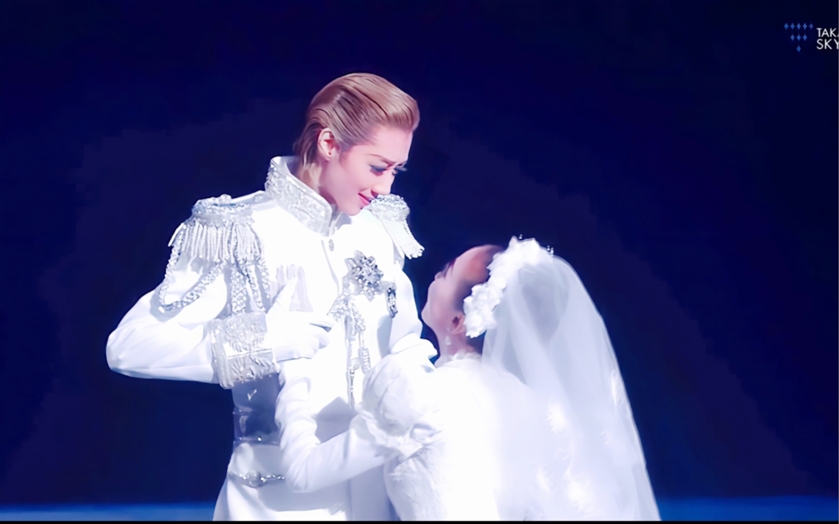 【凰稀要×実咲凛音】对不起 我对军装帅哥毫无抵抗力|first time