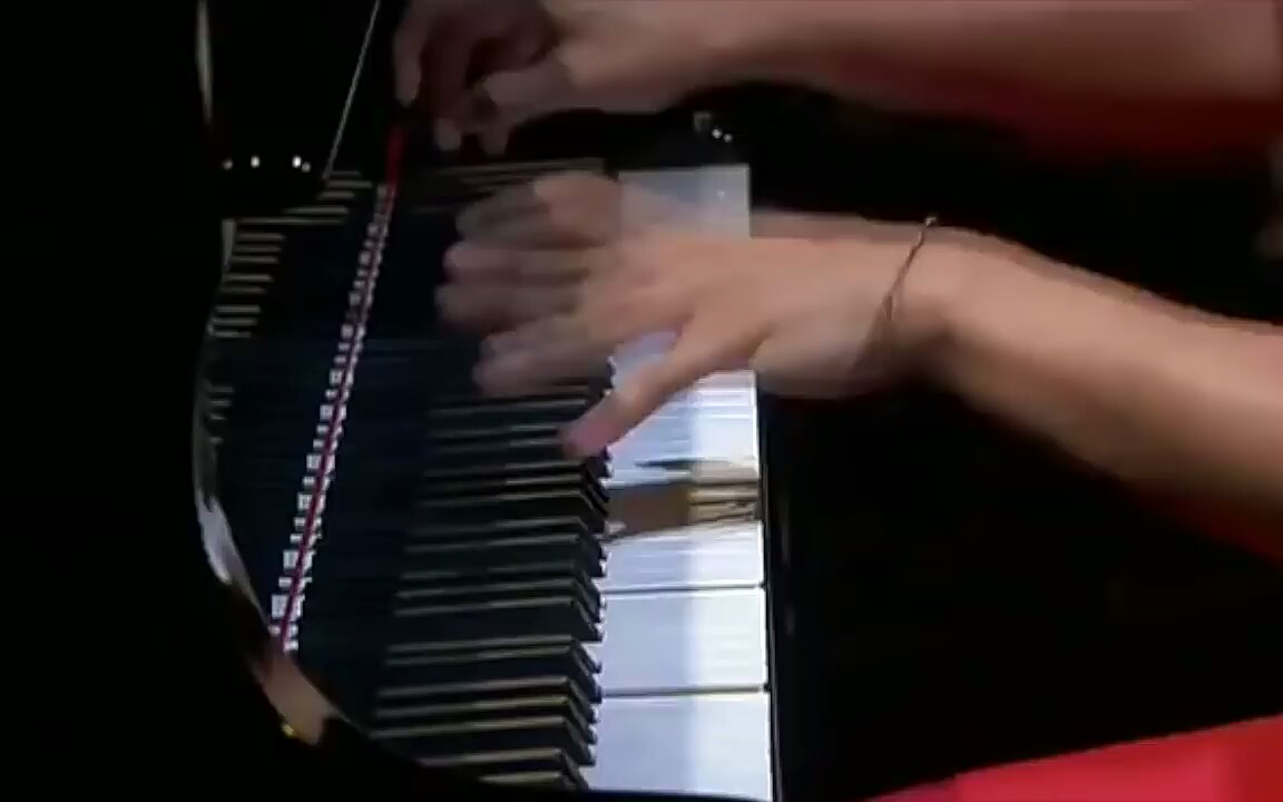 [图]Yuja Wang plays Tritsch-Tratsch Polka (雷鸣电闪波尔卡)