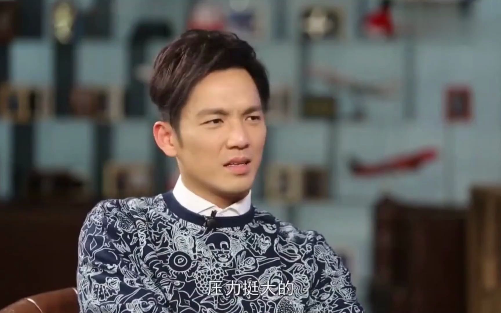 没人治得了钟汉良的嘴:颁奖礼逗得唐嫣直跺脚,笑翻台下众大咖!