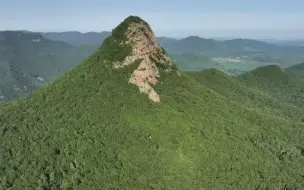 下载视频: 《近日，黑龙江。秋意渐浓，黑龙江五花山，用斑斓的色彩发出邀请，欢迎来赏秋。》