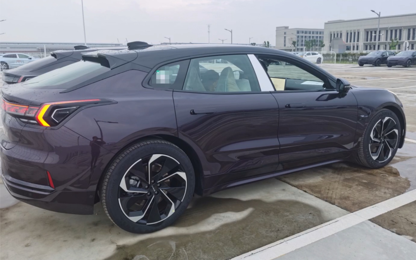 极氪001-极光紫_哔哩哔哩_bilibili