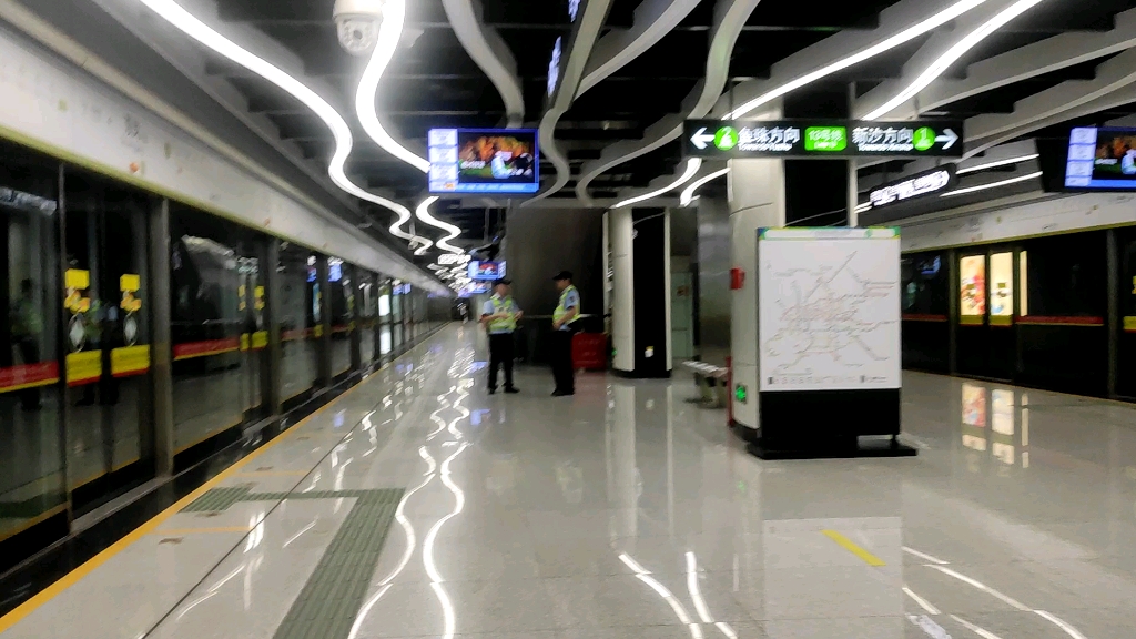 广州地铁13号线 a7型列车 13×009-010 进出双岗站 鱼珠方向