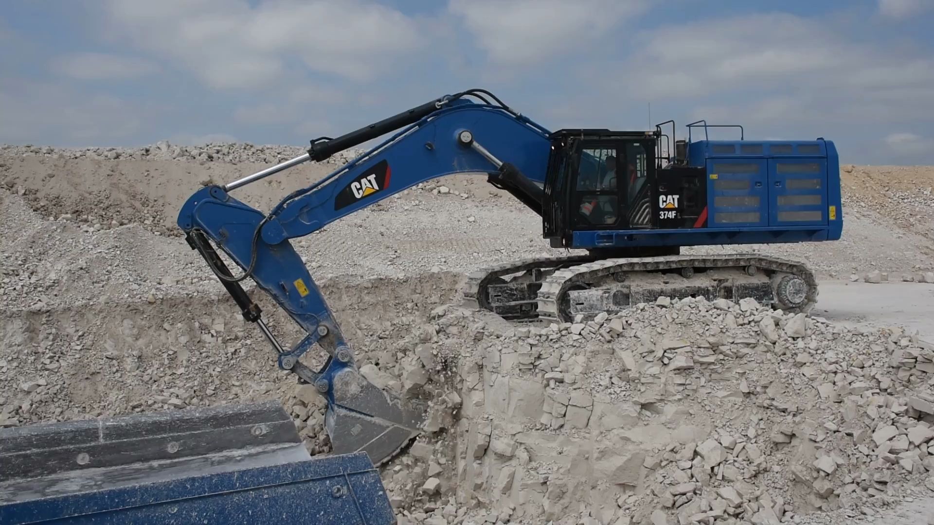卡特彼勒 374f 挖掘机_哔哩哔哩 (゜-゜)つロ 干杯~-bilibili