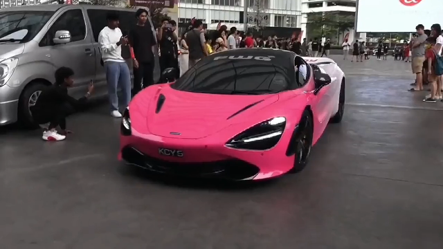 "召唤你的小富婆给你买"#迈凯伦720s #迈凯伦