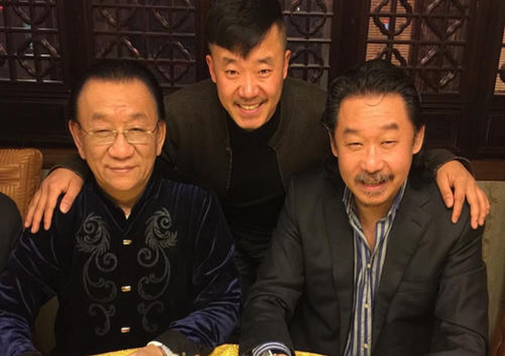 为了证明谢东跟侯宝林的血缘富豪王朔下赌100万,结局显而易见