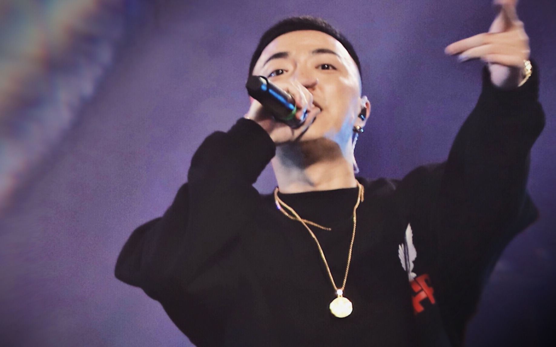 【jony j | tizzy t 】《想把你留在这里》大型忘词现场_哔哩哔哩