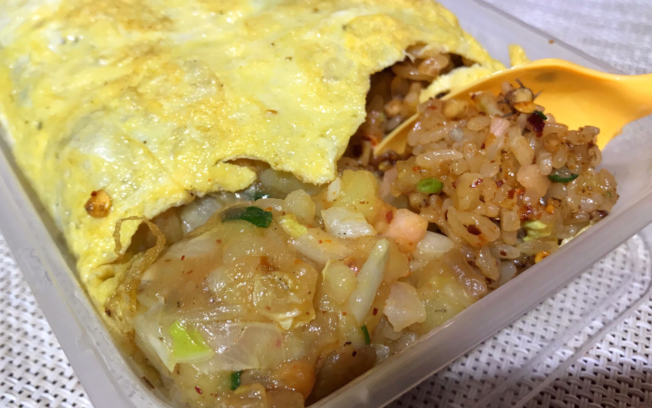 蛋皮油黄 洋芋糯香 健身教练跨界做蛋包洋芋 美食也可以性感