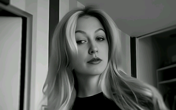 alexa grace现在叫megan slaninko,最近状态不错,社交媒体很活跃