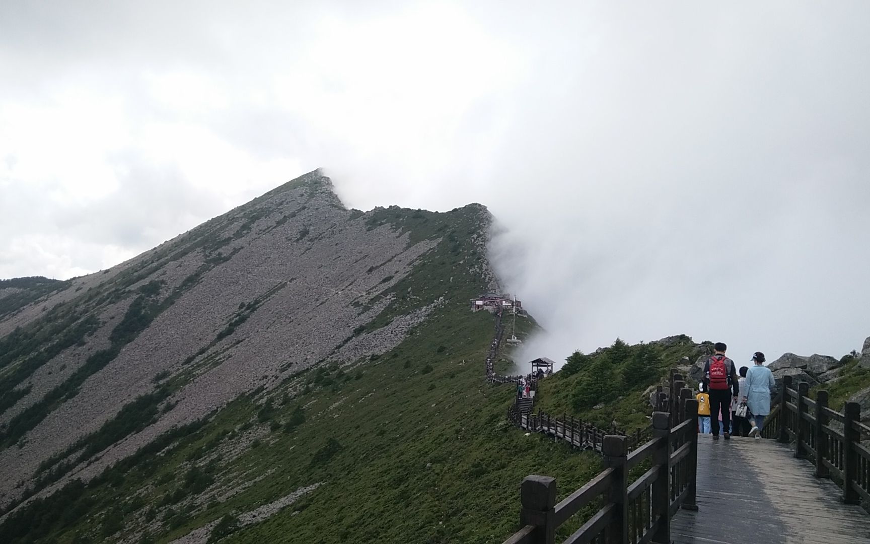 中国南北分界岭秦岭主峰太白山哔哩哔哩bilibili